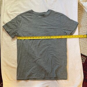 Quince Charcoal Men's Wool Short Sleeve Tee